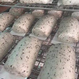 หมั่นโถวงาดำ