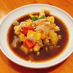 ราดหน้าเต้าซี่เส้นทอด ปลากะพงชิ้นทอด