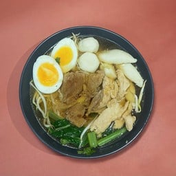 ตรงกระโปก (ก๋วยเตี๋ยวเครื่องแน่น เน้นคุณภาพ)