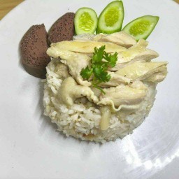 พี่ยักษ์ข้าวมันไก่ กาแฟโบราณ ตามสั่ง & ขนมปังปิ้ง