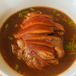 เกาเหลาขาหมูน้ำใส