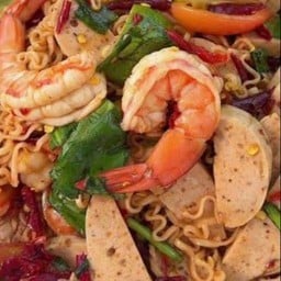 ตำมาม่าหมูยอกุ้งสุก