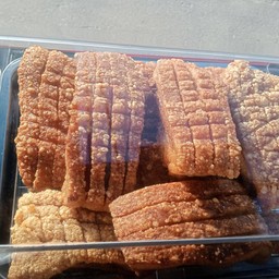 ตองพีหมูกรอบ