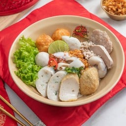 เส้นปลาลูกชิ้นปลา เพิ่มหมู 3 อย่าง