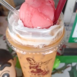 ชาเขียวนม+วีปครีม+ไอศครีม Green tea milk + whipped cream + ice cream