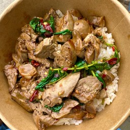 กะเพราเครื่องในไก่