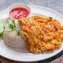 Thai Omelette Rice ไข่เจียวราดข้าว
