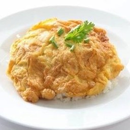 ข้าวไข่เจียวทรงเครื่อง