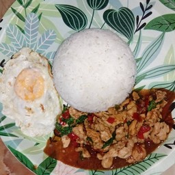 กะเพรายายทำเอง