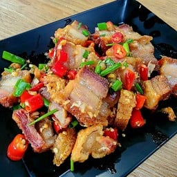 หมูกรอบคั่วพริกเกลือ