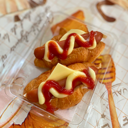 ครัวซองค์ ไส้กรอก+ชีสต์