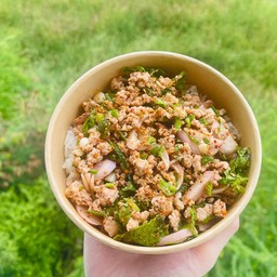 ลาบหมูราดข้าว