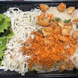 หมี่ไก่ฉีกเสือน้อย