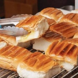 ป้องก้อน ราดสังขยาใบเตย