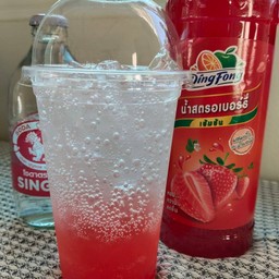 สตอเบอรี่โซดา