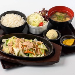 ชุดข้าวผัดผักหมู