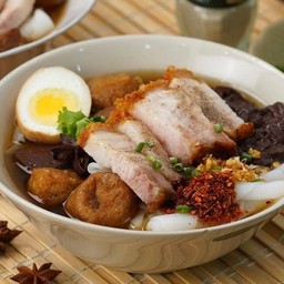 ก๋วยจั๊บยายพิง       ศูนย์อาหาร The Spheres