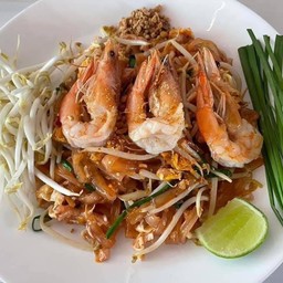 ผัดไทยเส้นจันท์กุ้งสด