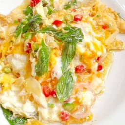 ข้าวไข่ขยี้โหรพา+ใส่พริกสด+มะนาว1ซีก (ไข่ 2 ฟอง)