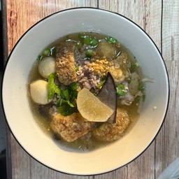 ก๋วยเตี๋ยวต้มยำกากหมู