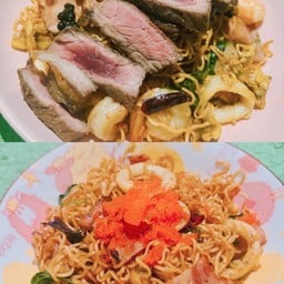 ผัดมาม่า DIY เลือกท็อปปิ้งได้