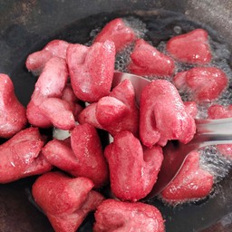 ไส้กรอกแดง