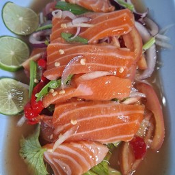 ยำแซลม่อนน้ำปลาร้า