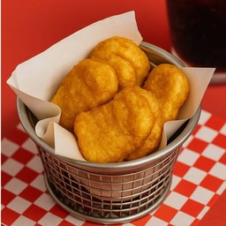 นักเก็ตเนื้อไก่เน้นๆ 6 ชิ้น