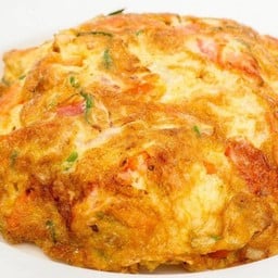 ข้าวไข่เจียวบุปเฟ่ต์ และกะเพรา ข้าง บี.เอฟ.ฟีด