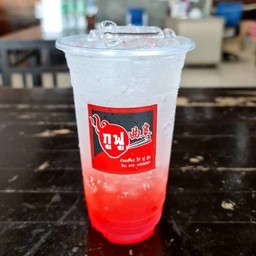 สตอเบอร์รี่ โซดา