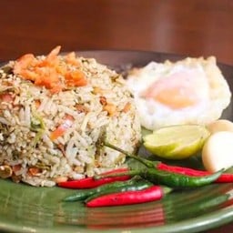 Burmese Tea Leaf Rice Salad ข้าวขยำใบชาดอง