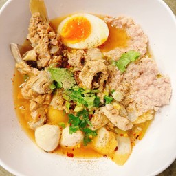 ก๋วยเตี๋ยวหมูน้ำใส