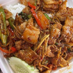 ผัดเผ็ดหมูป่าเราดข้าว