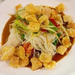 ตำกากหมูขนมจีน