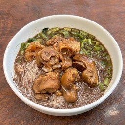 ก๋วยเตี๋ยวคากิตุ๋นน้ำตก