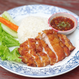 ข้าวสวยไก่ทอด น้ำจิ้มแจ่ว