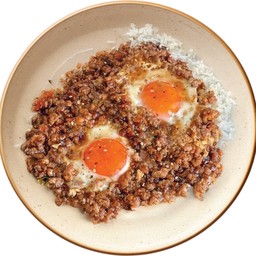 ข้าวหมูสับซอสกระเทียมสองดาว