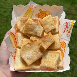 ขนมปังปิ้ง นม น้ำตาล