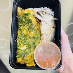 ข้าวไข่เจียวบุฟเฟ่ครัวคอนโด