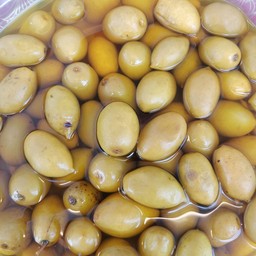 ผลไม้&ใส้กรอกอีสาน เซเว่นท่าช้าง