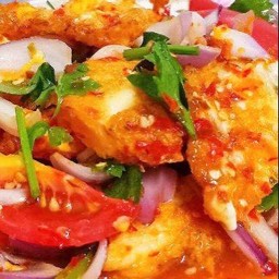 ยำไข่ดาว