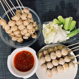 ลูกชิ้นปั้นกล้ามรสเด็ด - ถนนกรุงเทพ นนทบุรี