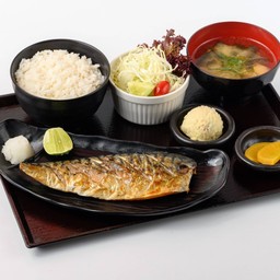 ชุดข้าวปลาซาบะย่างเกลือ