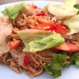 Spicy Instant Noodle Salad With Seafood