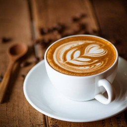 ณภัทร กาแฟสด เลียบคลองสอง