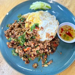 ข้าวกะเพราเนื้อสับ