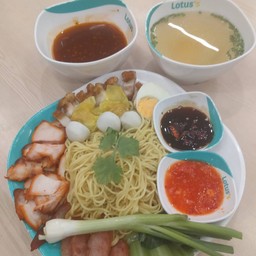 บะหมี่แห้งหมูแดงหมู( ข้าวหมูแดงหมูกรอบเพชรพลอย)