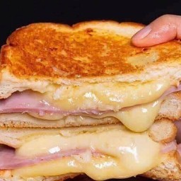 แฮมชีสเยิ้มดับเบิ้ลชีส