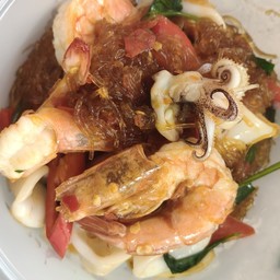 วุ้นเส้นผัดขี้เมาทะเล