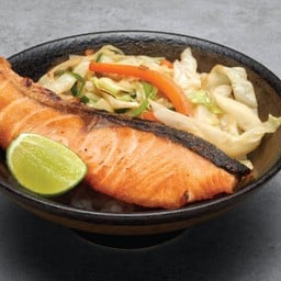 ข้าวหน้าปลาแซลมอนย่างเกลือ